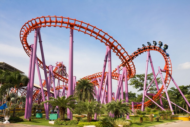 Theme park example of corporate program entertainment discounts